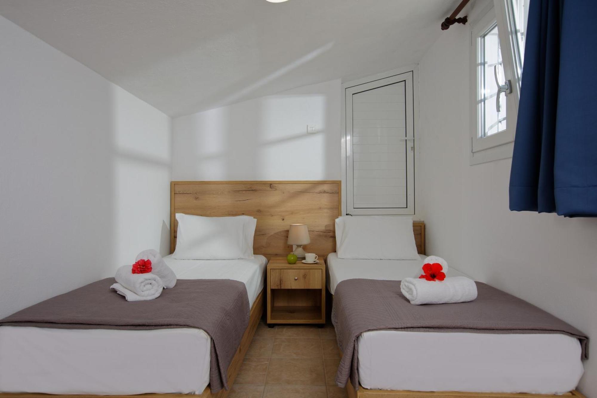 הרסוניסוס Elalia Apartments מראה חיצוני תמונה